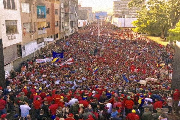 Inmensa multitud de habitantes de Monagas que este viernes salieron a la calle a demostrar su apoyo al Presidente Nicolás Maduro.