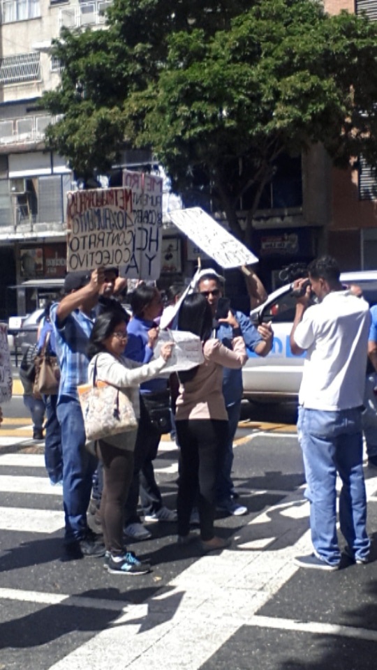 Trabajadores del Metro de Caracas dando declaraciones. 11/02