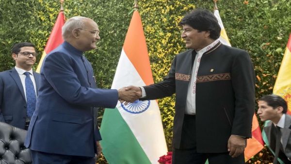 El presidente de Bolivia Evo Morales, y su homólogo de la India, Ram Nath Kovind