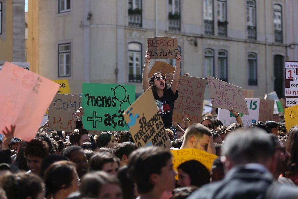 Estudiantes de las escuelas de Lisboa, Portugal se manifestaron en contra del cambio climático