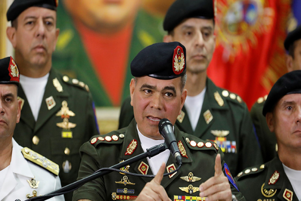 Ministro de Defensa de Venezuela, Vladimir Padrino López, en una rueda de prensa. 2 de febrero de 2018.