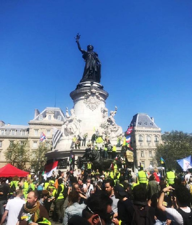 Marcha de los Chalecos Amarillos en París