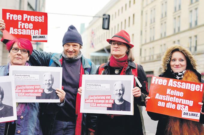 Seguidores de Assange piden su libertad en Londres