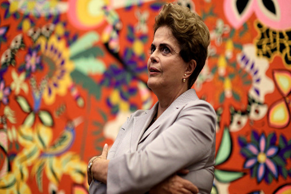 Dilma Rousseff: "No creo que las Fuerzas Armadas brasileñas entren en un desatino y en una aventura de esas", dijo Rousseff ante la pregunta sobre la posibilidad de que el actual Gobierno encabezado por Jair Bolsonaro se pliegue a una opción militar para resolver la crisis venezolana.