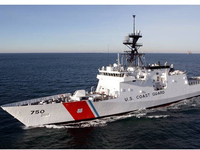 El buqueguarda costa estadounidense USCG James.