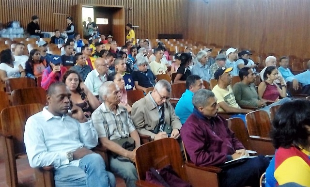 Vista parcial de asistentes a la plenaria del Encuentro de Trabajadores y Trabajadoras