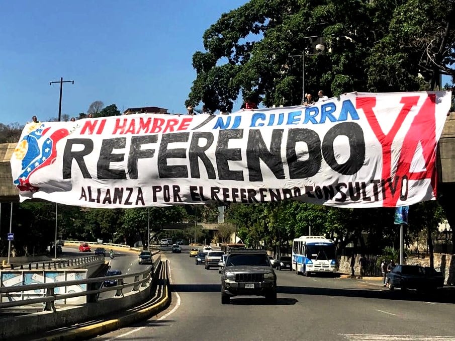 Con el despliegue de esta pancarta los voceros de la ARC comenzaron una campaña para destrancar el juego político venezolano mediante una consulta popular
