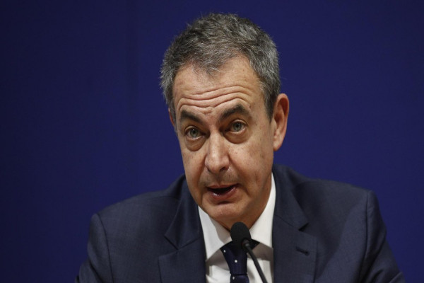Zapatero dijo sentir "mucha tristeza" por el hecho de que "se pronuncie sobre Venezuela mucha gente que nunca ha estado allí".