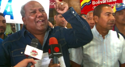 Trabajadores en Lucha protestaron ante el ministerio del Trabajo ,Eduardo Sánchez, quien sirvió de vocero del movimiento, informó que iban a consignar ante el ministerio un documento de solicitud de anulación del memorándum 2792