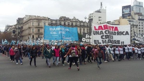 La concentración busca llamar la atención alrededor de la grave situación de los comedores populares en Buenos Aíres