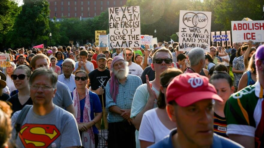 Manifestación en EEUU contra las redadas de migrantes