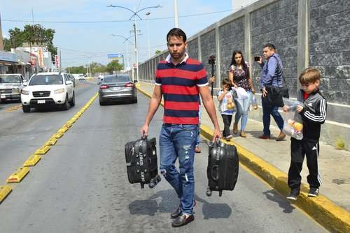 La familia Ascencio, de Venezuela, fue enviada a Nuevo Laredo, en México, mientras espera respuesta a su solicitud de asilo
