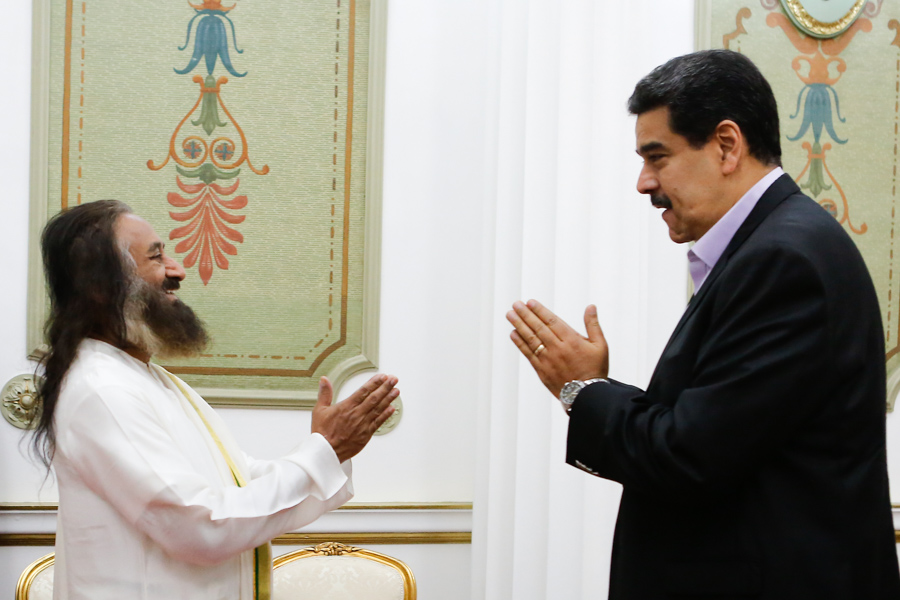 Gurudev Sri Sri Ravi Shankar y presidente Maduro