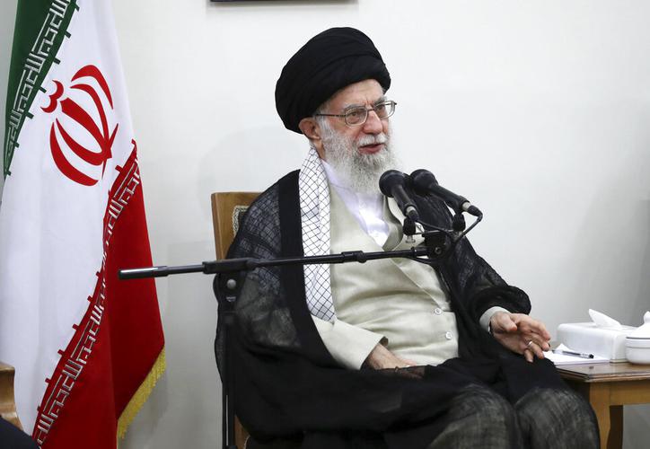 Rouhani “La Casa Blanca sufre de retraso mental y no sabe qué hacer”, dijo en farsi