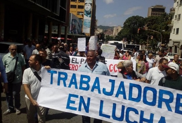 Movilización de "Trabajadores en Lucha" por la Av Baralt de Caracas rumbo a la Vicepresidencia, contra el Memorando 2792