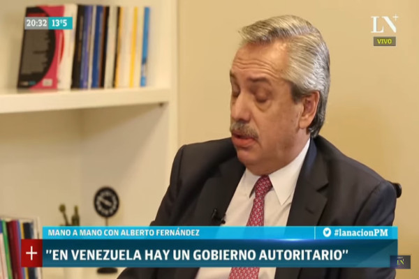 Fernández en un programa realizado en el mes julio habló de "régimen" y en otro programa en agosto de "gobierno".
