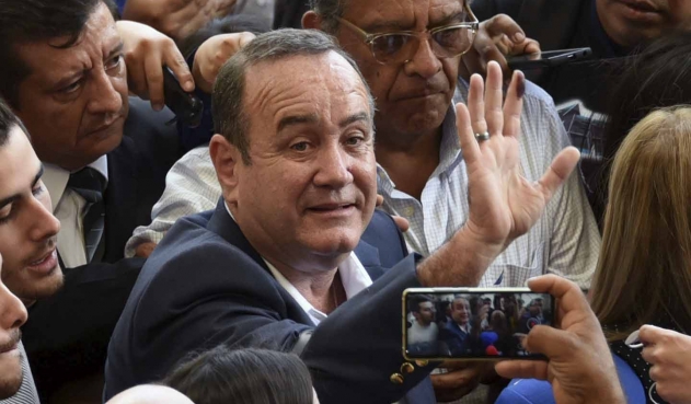 Alejandro Giammattei gana elecciones presidenciales en Guatemala