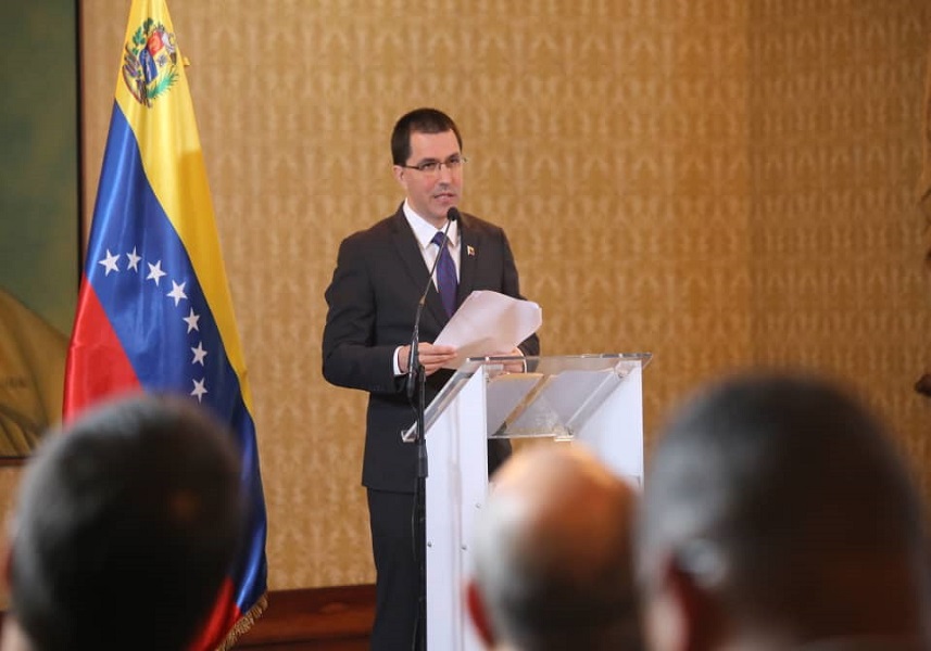 Arreaza la conducta del embajador francés