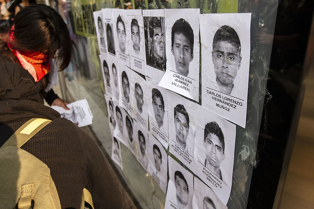 Ayotzinapa: "Vivos los queremos"