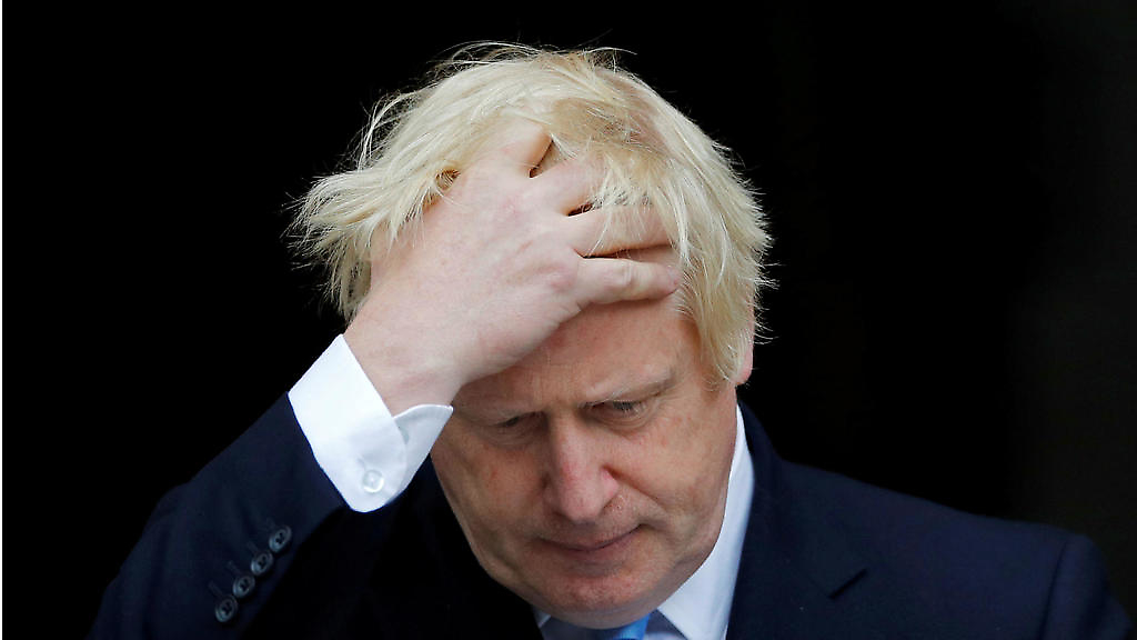 Boris Johnson pide sacrificios ante el coronavirus, pero la familia real ha sido evacuada y no sufrirá lo mismo que el pueblo inglés.
