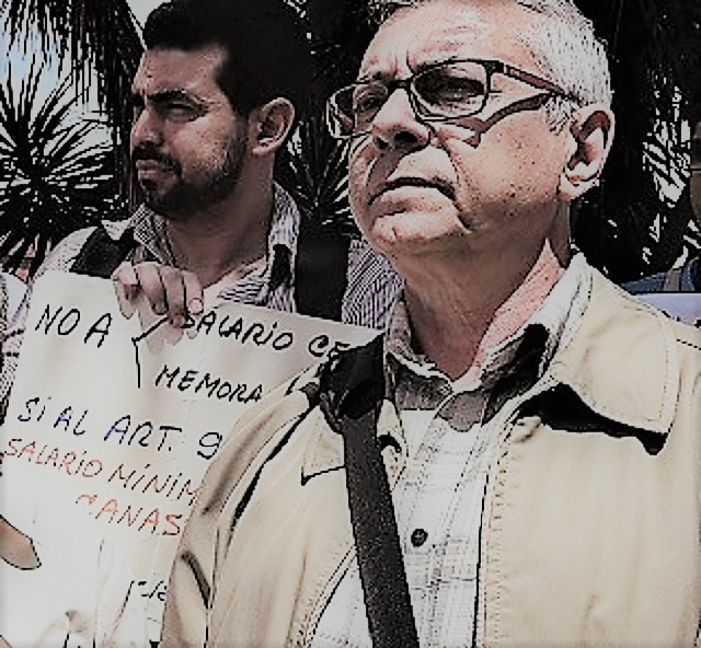Gonzalo Gómez (Dcha) junto a Gustavo Martinez (Izq), ambos de Marea Socialista, en una de las visitas para impulsar el Amparo por el Art 91 ante el TSJ
