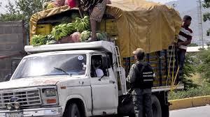 Alcabalas de la Guardia Nacional le quitan dinero a los transportistas de alimentos y a los viajeros de autobuses