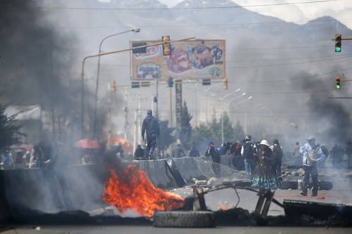 Tres muertos y más de 30 lesionados dejó ayer la represión en El Alto, bastión de Evo Morales