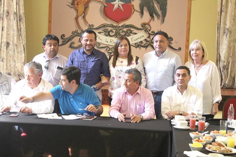 Alcaldes del Maule acuerdan realizar Consulta Ciudadana el 7 de diciembre.