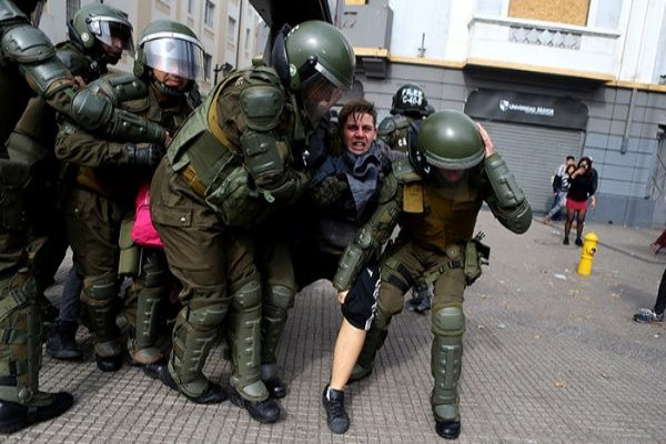 En Chile han continuado las protestas y la represión contra los manifestantes por más de 17 días.