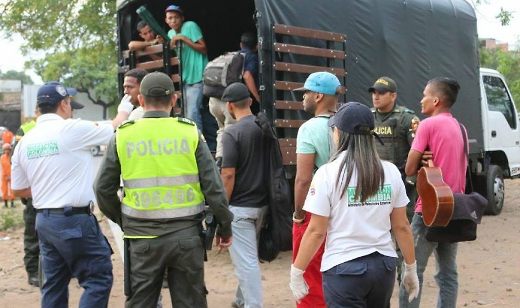 https://www.aporrea.org/imagenes/2019/11/deportacin-venezolanos-colombia.jpg