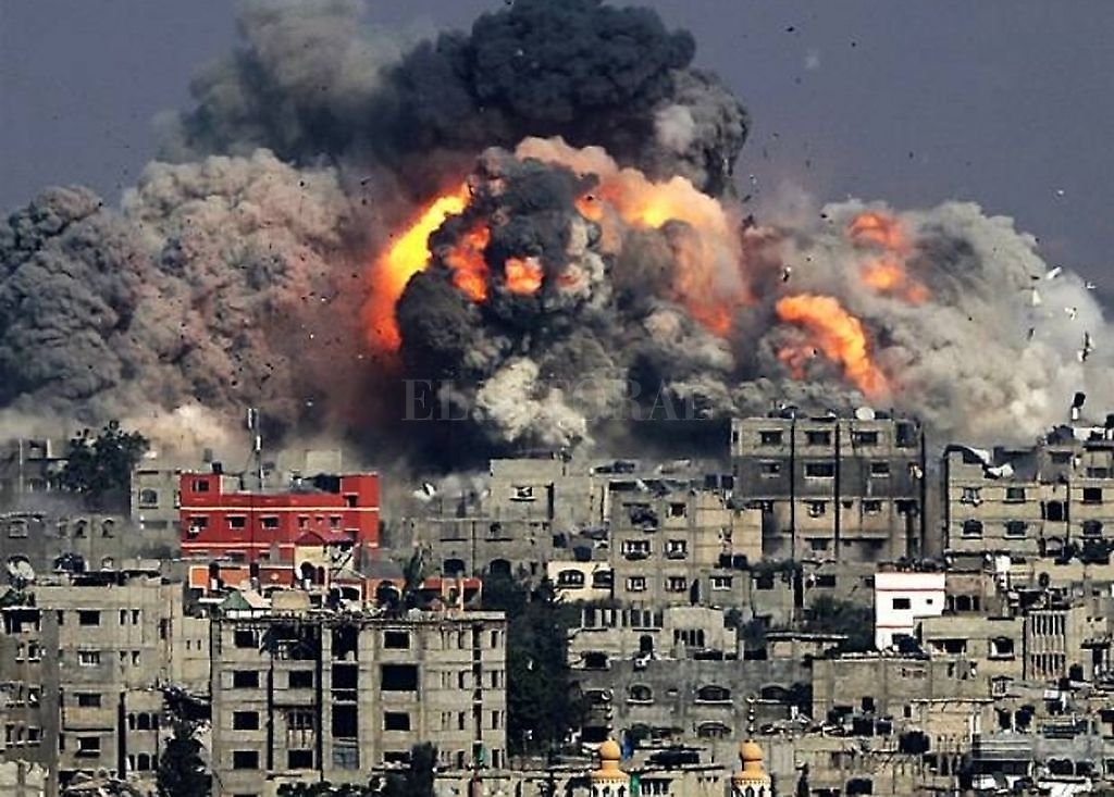 32 víctimas fatales deja bombardeos israelíes en Gaza