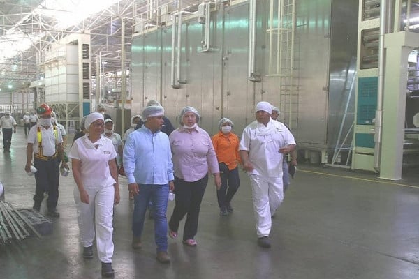 la gobernadora del estado Lara, Carmen Meléndez realizó una inspección por las instalaciones de la Empresa Industrias Integradas de Alimentos INALSA, S.A.