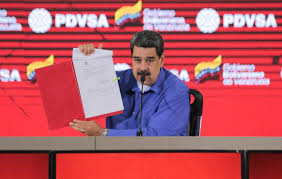Nicolás Maduro, firmó este miércoles el Decreto Presidencial y Constitucional que declara la emergencia energética en la industria de hidrocarburos