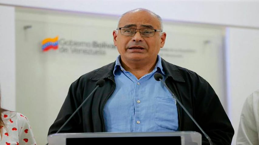 Carlos Alvarado, ministro de Salud