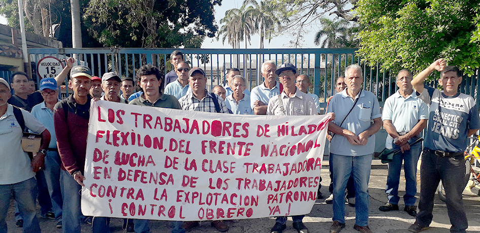 Trabajadores de Flexilón protestan a las puertas de la empresa