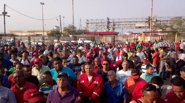 Vista parcial de asamblea de trabajadores petroleros en Las Salinas, Cabimas, estado Zulia