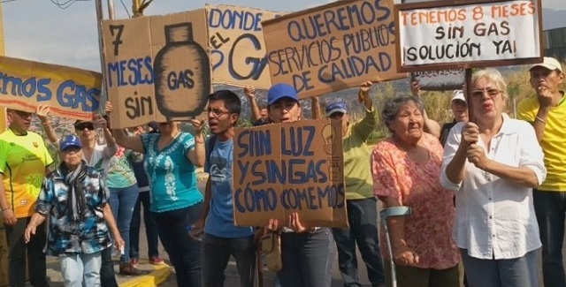 Comunidades protestan en Táchira por falta de gas y electricidad, así como por imposibilidad de cocinar sus alimentos