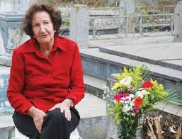 María del Mar Lovera. Viuda de Alberto Lovero, asesinado en 1965. Fue perseguida política durante la IV República. Defensora de DDHH. Miembro de la Comisión por la Justicia y la Verdad. Falleció en 2014.