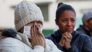 Familiares de presos angustiados por saber la suerte de sus seres queridos