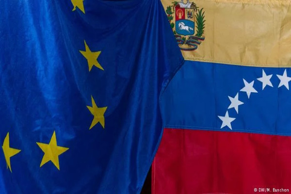 "Venezuela se enfrenta actualmente a un enorme desafío en el contexto de la crisis del coronavirus", subrayó la portavoz Virginie Battu.