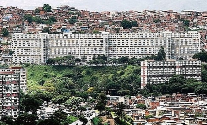 Parroquia 23 de Enero, Caracas, afectada por constantes apagones eléctricos que empeoran los rigores de la cuarentena por la pandemia