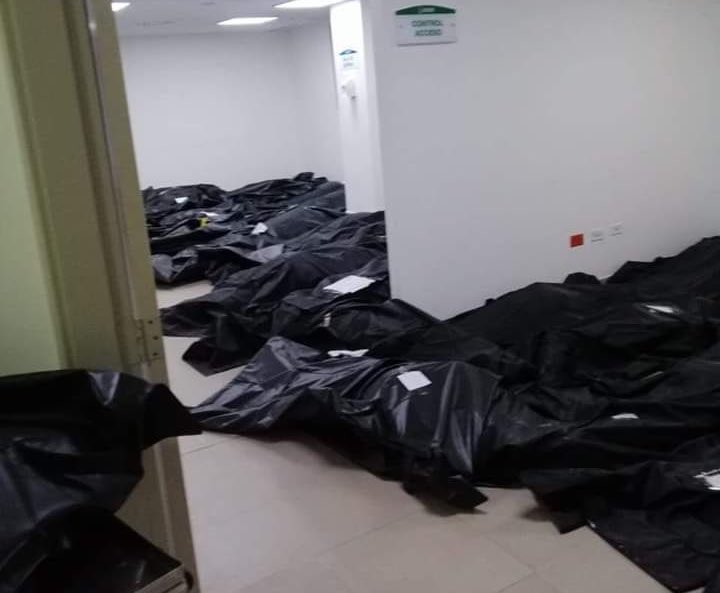Cadáveres de víctimas del Covid-19 permanecen sin refrigeración en Ecuador.
