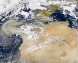 Una gigantesca nube de polvo del Sahara llega hoy a la zona del Caribe