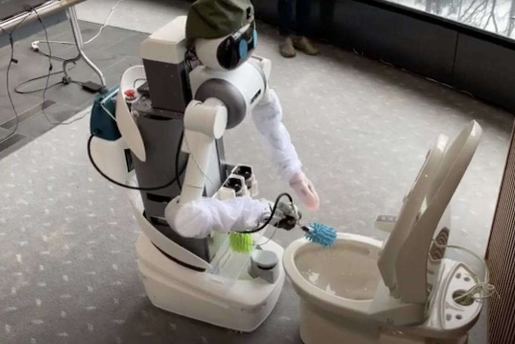 Este robot de Mira Robotics de Japón, puede limpiar pocetas.