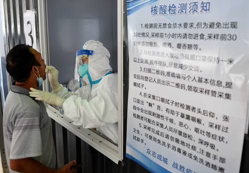 Ante la nueva ola de contagios, en China se ha intensificado el número de pruebas de detección del virus