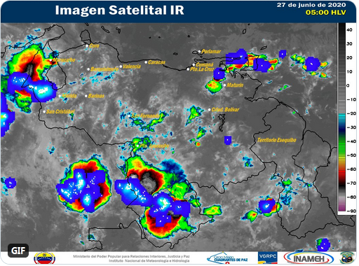 En imagen satelital animada se observan descargas eléctricas (destellos azules) sobre áreas de Anzoátegui, Sucre, Nueva Esparta, Monagas, Bolívar, Amazonas y Zulia.