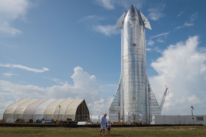 Prototipo de la nave espacial StarShip de SpaceX, destinada a llevar miles de personas a la Luna y Marte.