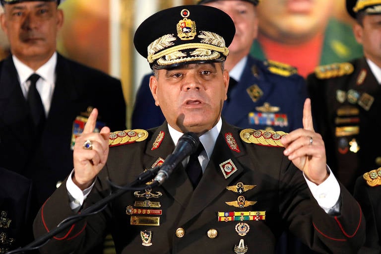 La advertencia de Padrino López se da en medio de las crecientes tensiones en la zona fronteriza con el territorio colombiano.