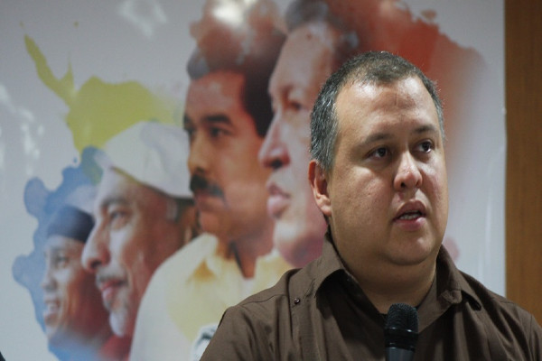 

El sociólogo y ex ministro de Comunas y de Cultura de Venezuela, Reinaldo Iturriza, analiza en esta entrevista exclusiva la capacidad de resistencia de la Revolución Bolivariana a las agresiones estadounidenses, aún en el contexto de la pandemia de coronavirus.
