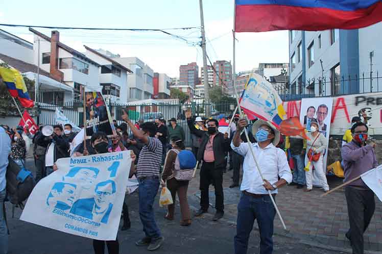 Marchan exigiendo la participacion del Movimiento Revolución Ciudadana